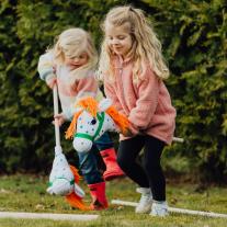 Micki Дървено конче на пръчка Пипи 44372800