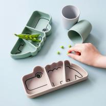 Силиконова чиния с разделения и вакуум Done by Deer Stick&Stay Croco Green