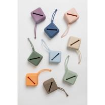 Силиконова кутийка за залъгалки Bibs Blush