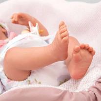 Кукла-бебе Инна с одеяло и аксесоари Arias 38 см.