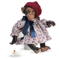 Бебе-маймунка Asi Лола, с рокля с червени цветя и шапка, 32 см Бебе-маймунка Asi Лола, с рокля с червени цветя и шапка, 32 см