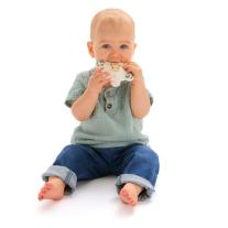 Гризалка от естествен каучук със звуци Sophie-la-giraffe