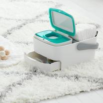 Органайзер за пелени и аксесоари OXO с подложка за преповиване