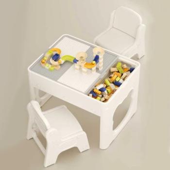 Детска маса 2 в 1 с конструктор 100 части и два стола Feelkids