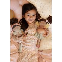 Очарователната кукличка за гушкане Little Dutch Evi