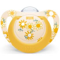 Силиконова залъгалка Nuk - Star, над 18 месеца, жълта с цветя