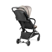Ултракомпактната и лека количка Peg-Perego Volo Misty Beige