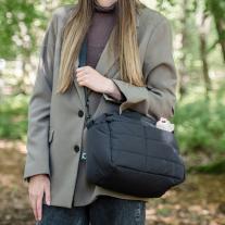 Капитонирана чанта за количка Done by Deer Black