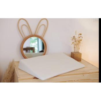 Органична и клиновидна антирефлуксна бебешка възглавница 10° Candide