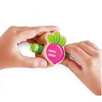 Образователна дървена играчка за баланс и нанизване Hape, Зайче