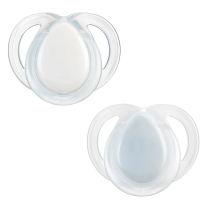 Ортодонтични залъгалки Tommee Tippee NIGHT TIME 0-6м, в бяло и синьо, в кутия за стерилизиране