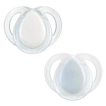 Ортодонтични залъгалки Tommee Tippee NIGHT TIME 0-6м, в бяло и синьо, в кутия за стерилизиране