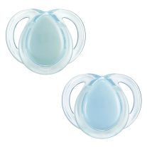 Ортодонтични залъгалки Tommee Tippee NIGHT TIME 0-6м, в синьо, в кутия за стерилизиране