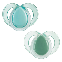 Ортодонтични залъгалки Tommee Tippee NIGHT TIME 18-36м, в бяло и зелено, в кутия за стерилизиране