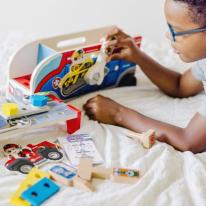 Melissa & Doug - Дървен автобус с подвижна работна маса - Пес Патрул