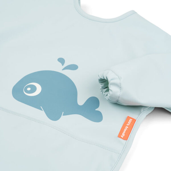 Sleeved-pocket-bib-Wally-Blue-Detail-2-PS Sleeved-pocket-bib-Wally-Blue-Detail-2-PS