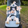 TL.0132.001_tiny-love-unicorn-wonderlands-igrachka-za-kolichka-sunny-stroll-lifestyle-1774872812-7Q00Vb