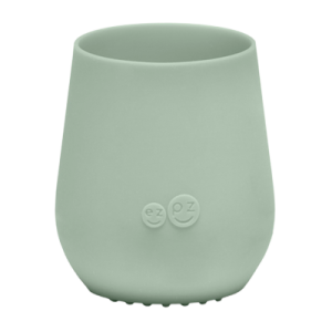 Обучителна силиконова чаша Ezpz 4 + месеца Tiny Cup Sage