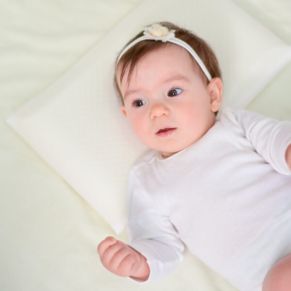2004017_2004018_Baby20Pillow20AIR20COMFORT202021_Lifestyle01-1774321529-POaRKt 2004017_2004018_Baby20Pillow20AIR20COMFORT202021_Lifestyle01-1774321529-POaRKt