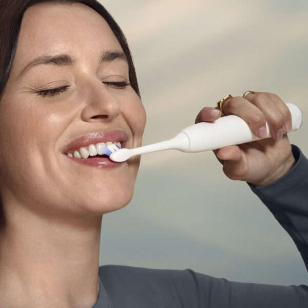 HX7400-06_Philips-Sonicare-Series-6100-next-generation-byala-woman-1774873783-t636gz HX7400-06_Philips-Sonicare-Series-6100-next-generation-byala-woman-1774873783-t636gz