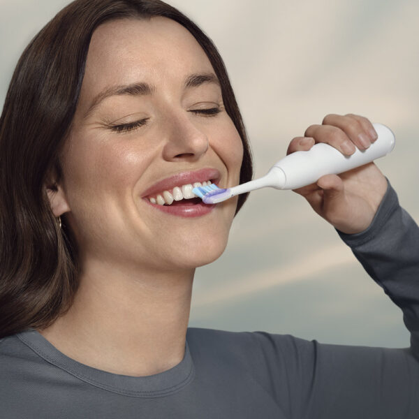 HX7420-02_zvukova-chetka-Sonicare-Next-Generation-seriya-7100_lifestyle-1774873656-fvvvjN HX7420-02_zvukova-chetka-Sonicare-Next-Generation-seriya-7100_lifestyle-1774873656-fvvvjN