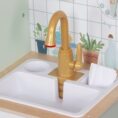 detska-darvena-mivka-techashta-voda-cheshma-detal-W10L030-8-1774214605-IBKUif