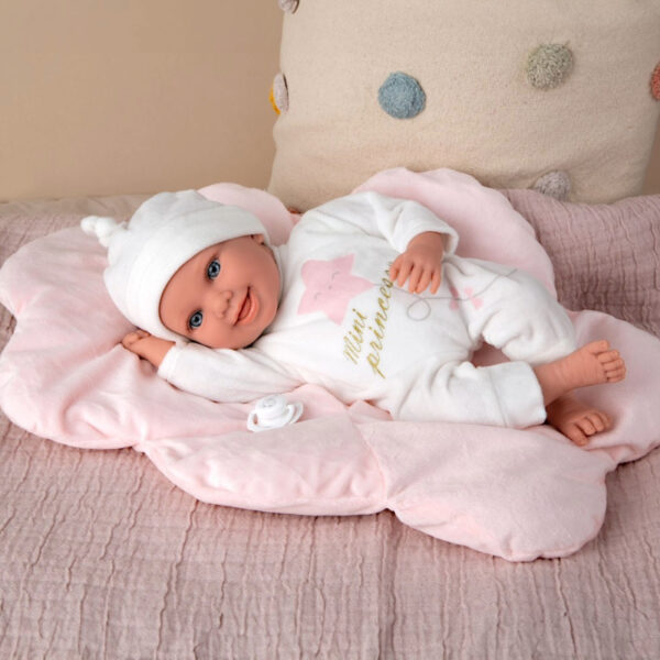 kukla-bebe-kolin-s-rozova-vazglavnichka-vav-formata-na-oblak-realno-teglo-40-sm-695329691-1774057532-wWm0da kukla-bebe-kolin-s-rozova-vazglavnichka-vav-formata-na-oblak-realno-teglo-40-sm-695329691-1774057532-wWm0da