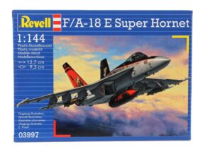 Сглобяем модел, Revell, Изтребител F-A-18E Super Hornet, 63 части