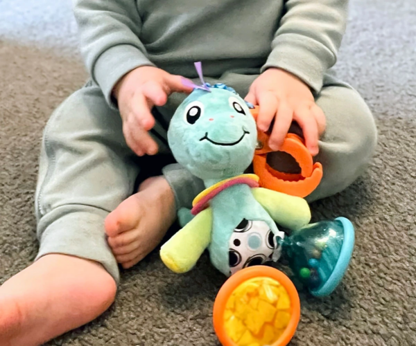 visyashta-igrachka-playgro---dinozavar-deni-34 visyashta-igrachka-playgro---dinozavar-deni-34