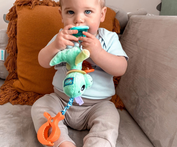 visyashta-igrachka-playgro---dinozavar-deni-36 visyashta-igrachka-playgro---dinozavar-deni-36