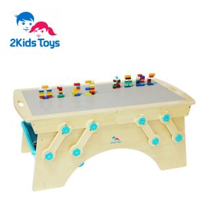 2Kids Toys дървена маса за игра с конструктори 90/51/39 см