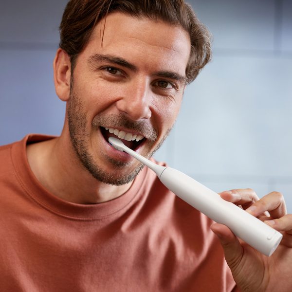 HX7108-01-philips-sonicare-next-generation-5300-white_upotreba-1792615911-AeYF0Q HX7108-01-philips-sonicare-next-generation-5300-white_upotreba-1792615911-AeYF0Q
