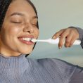 sonicare-4100-series_HX4042-41_white-woman-1792617319-L5doBO